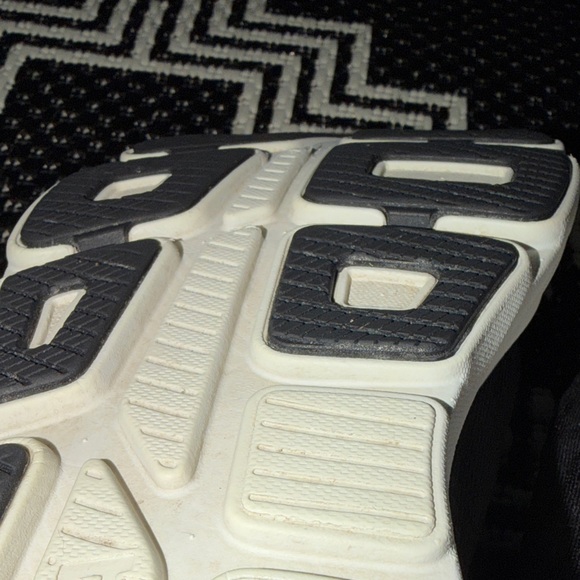 HOKA Black and White Running Shoes Bondi 9, Women’s 8.5B EUC - Picture 7 of 11